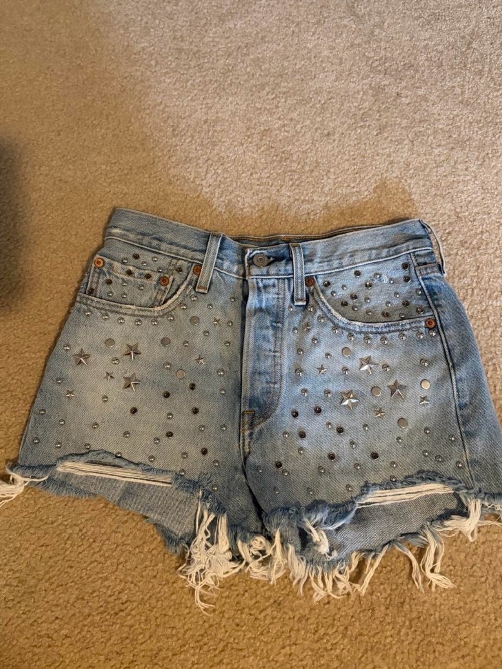 Levi studded shorts size 26